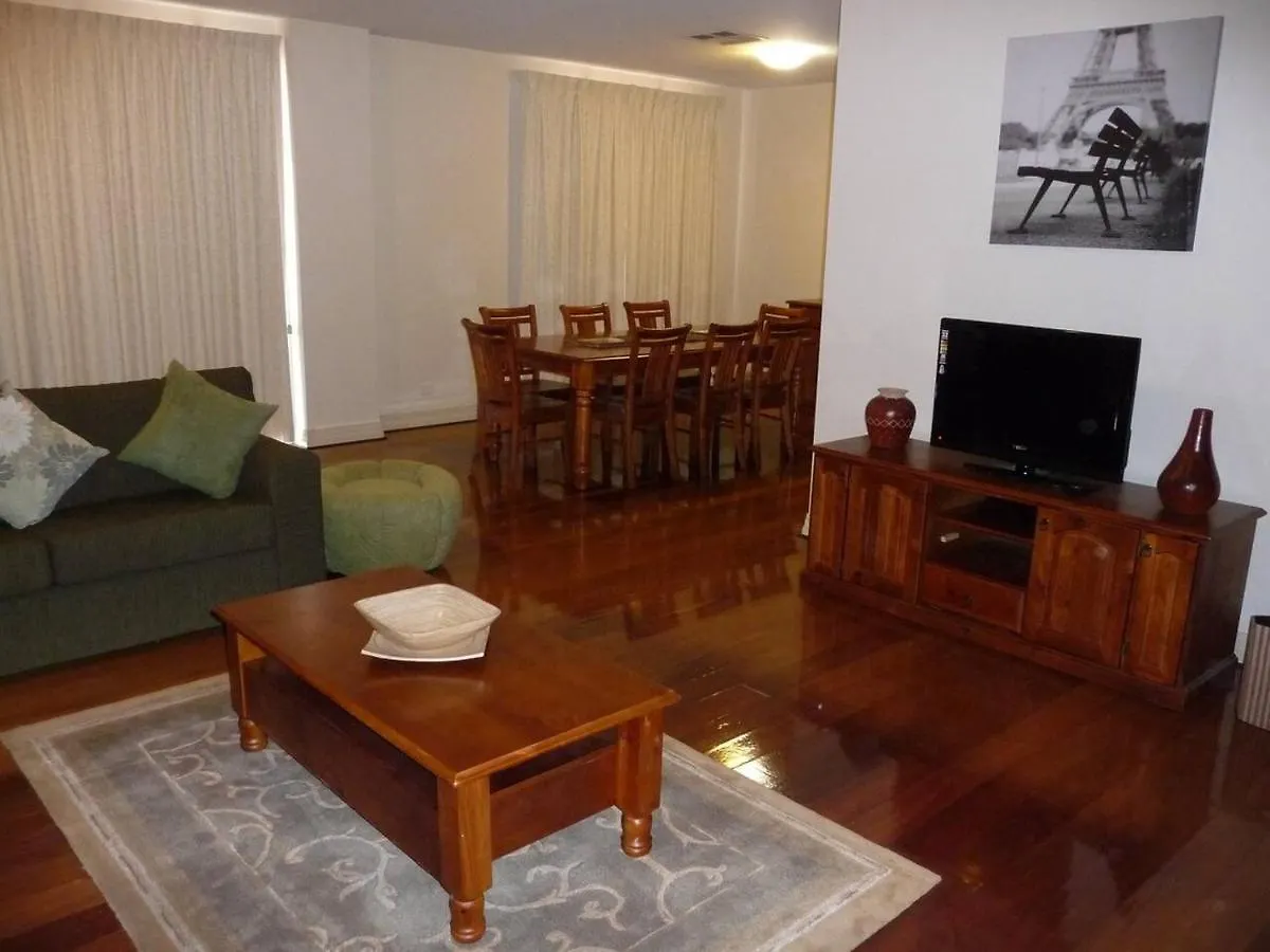 City Getaway 3 Bedroom Adelaide'S East End Apartment Adelaide